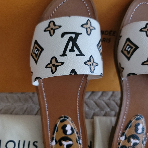 Louis VUITTON WILD AT HEART CREME GIANT MONOGRAM MULE SANDAL SIZE 40EU=10US BOX - Picture 13 of 16